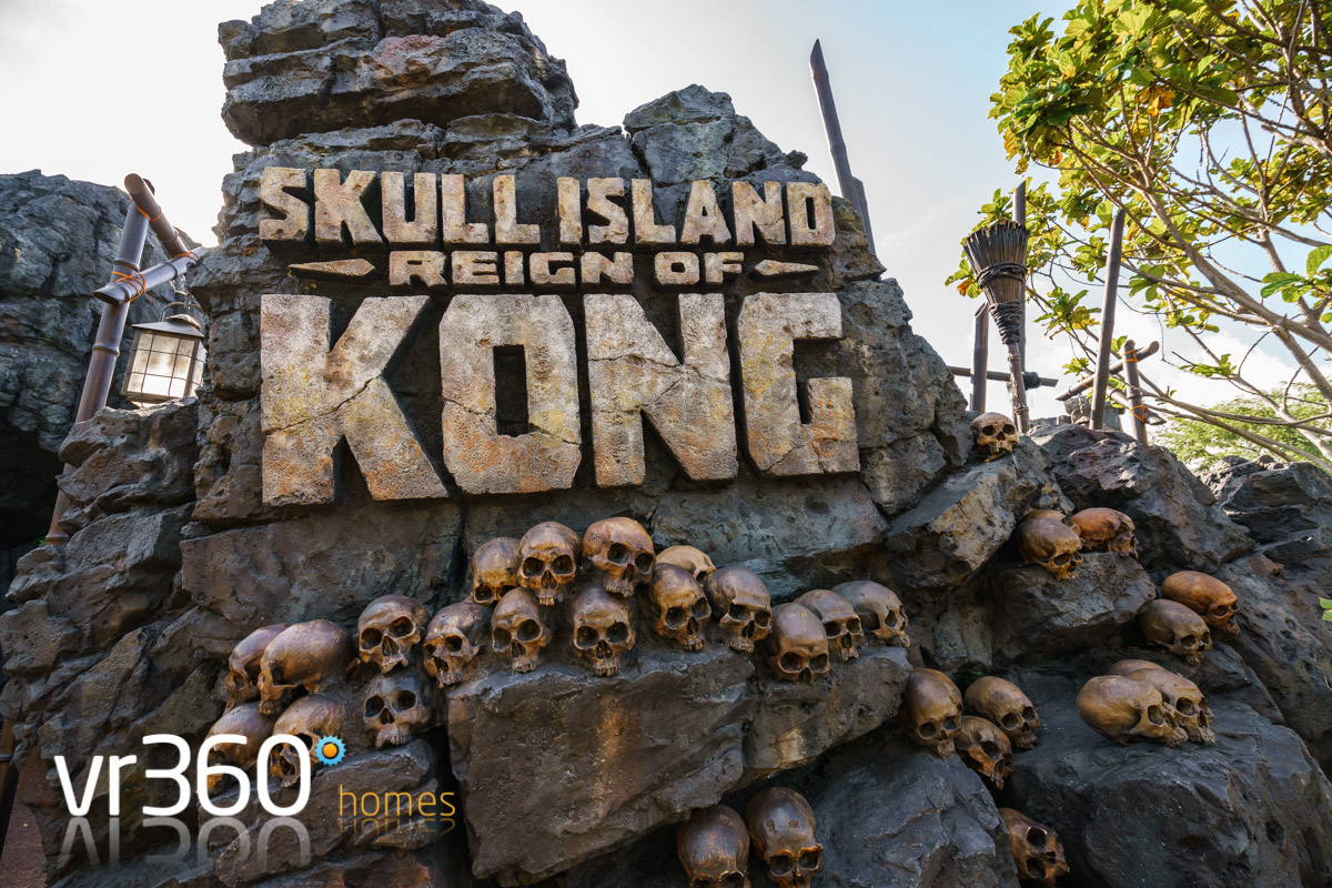 Skull Island Reign of Kong Attraction Entrance - WOW!